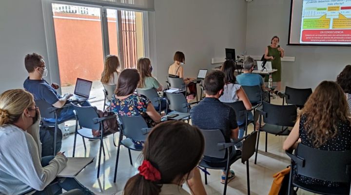 Sessió de tancament del títol d'expert UB en  Dificultats lectores i dislèxia a càrrec de al Associació Catalana de Dislèxia.